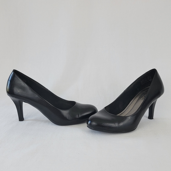 Comfort Plus Black 3 Inch Heel Size 5